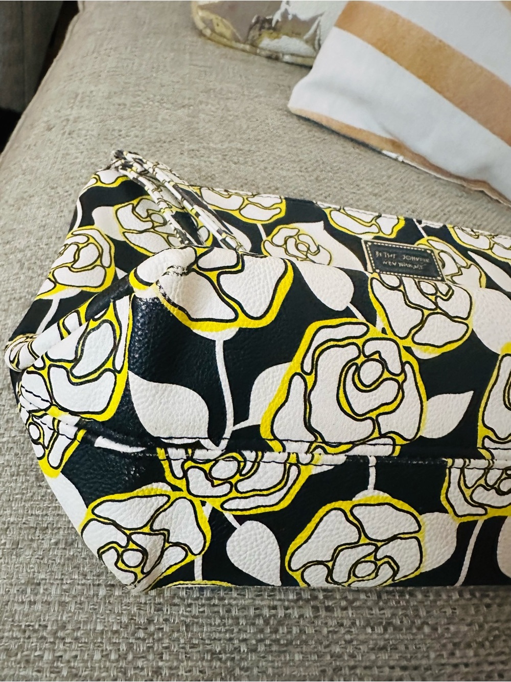 Betsey Johnson Black, White & Yellow Floral Wristlet Clutch w/ Rose Print Lining - Picture 5 of 16